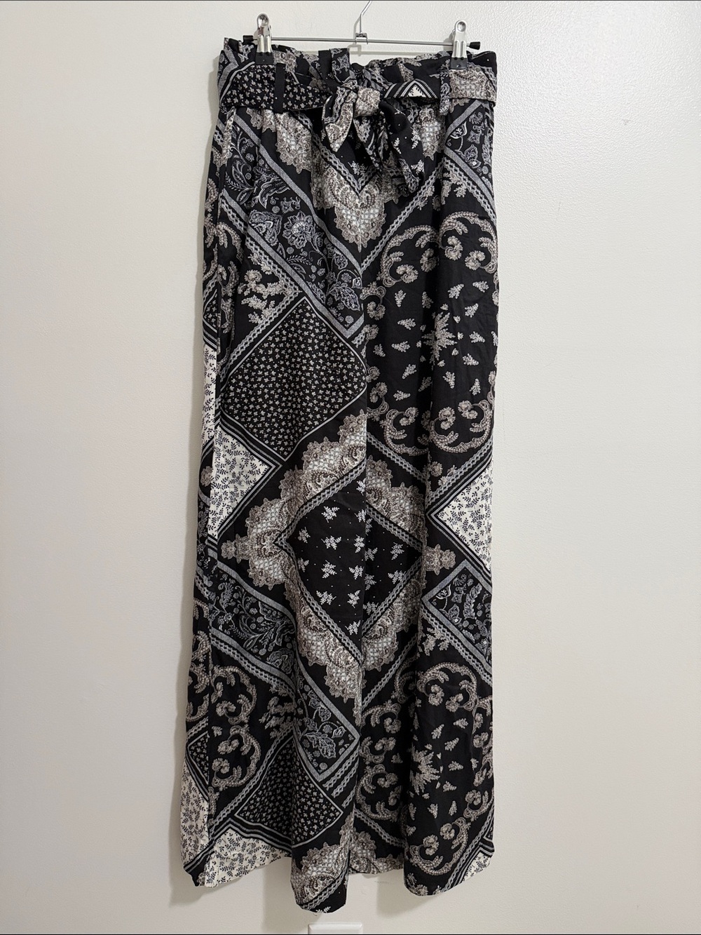 NWT H&M Black White Paisley Scarf Printed Wide Leg High Rise Pants Womens 6
